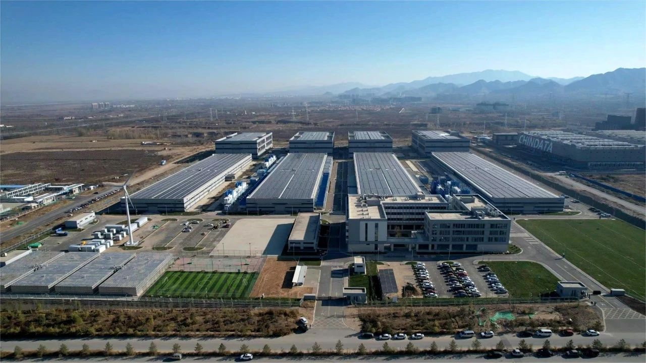 银河集团科技助力腾讯落地国内首个「风光储」一体化数据中心微电网