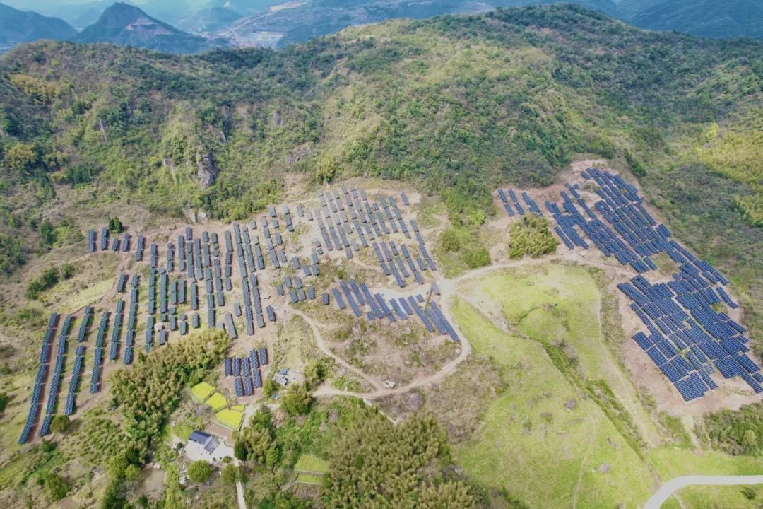 变荒山为“绿洲” | 银河集团科技浙江建德20MW农光互补光伏项目顺利并网